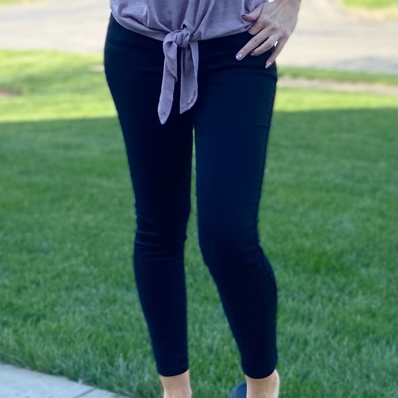 LAST! Victoria Skinny Black Jeans - Picture 7 of 10